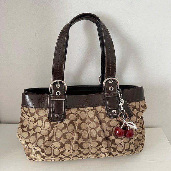 Coach Bag - Picture 2 of 13